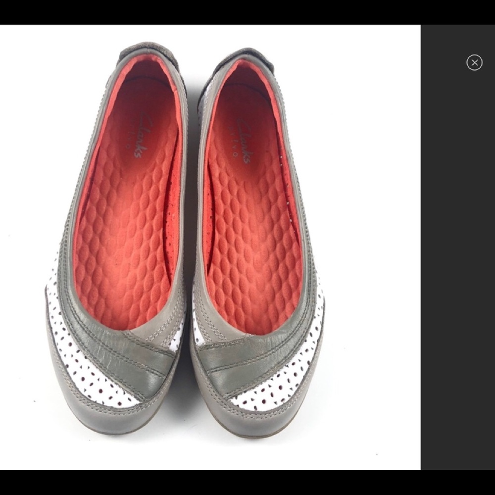 Clark’s Privo White/Tan Leather Flats size 8M